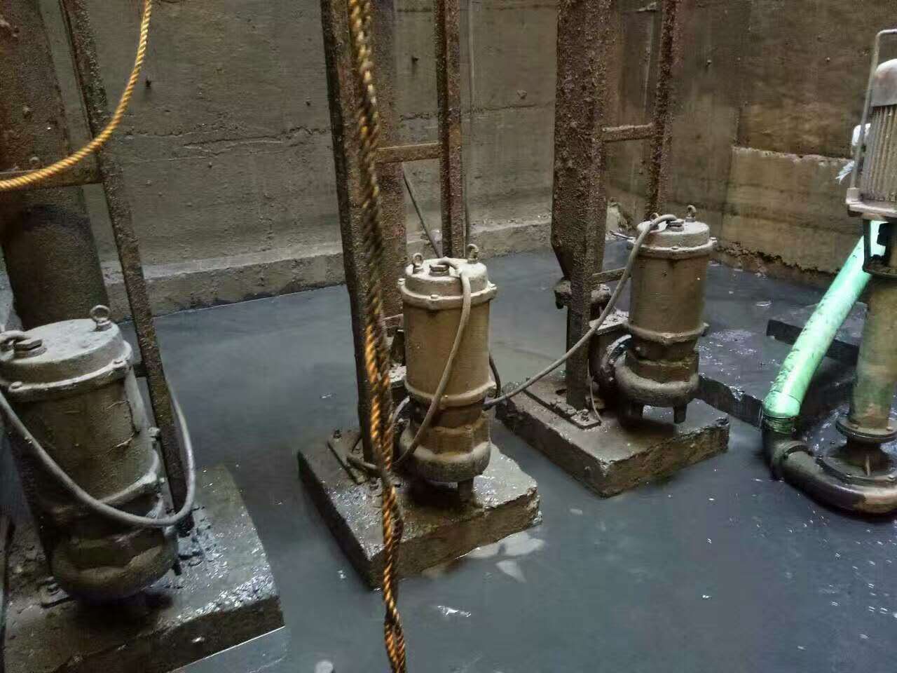 海沧污水池清理