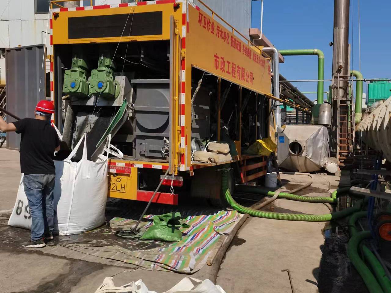 海沧淤泥压干处理